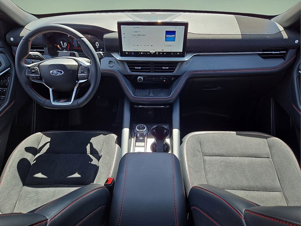 Used 2025 Ford Explorer ST image 18