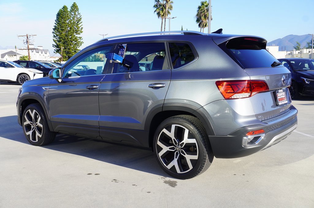 Used 2023 Volkswagen Taos SEL image 7