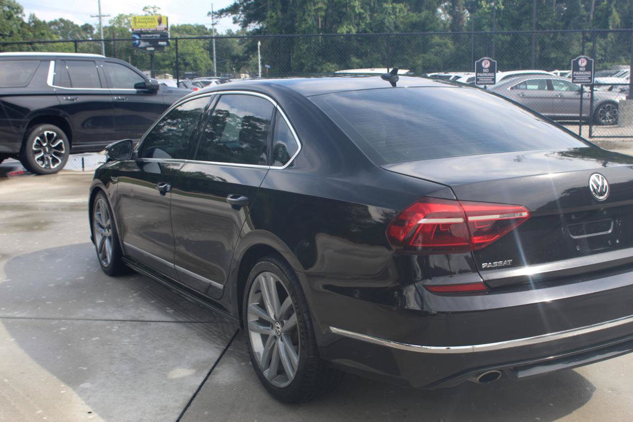 Used 2017 Volkswagen Passat 1.8T R-Line FWD image 9