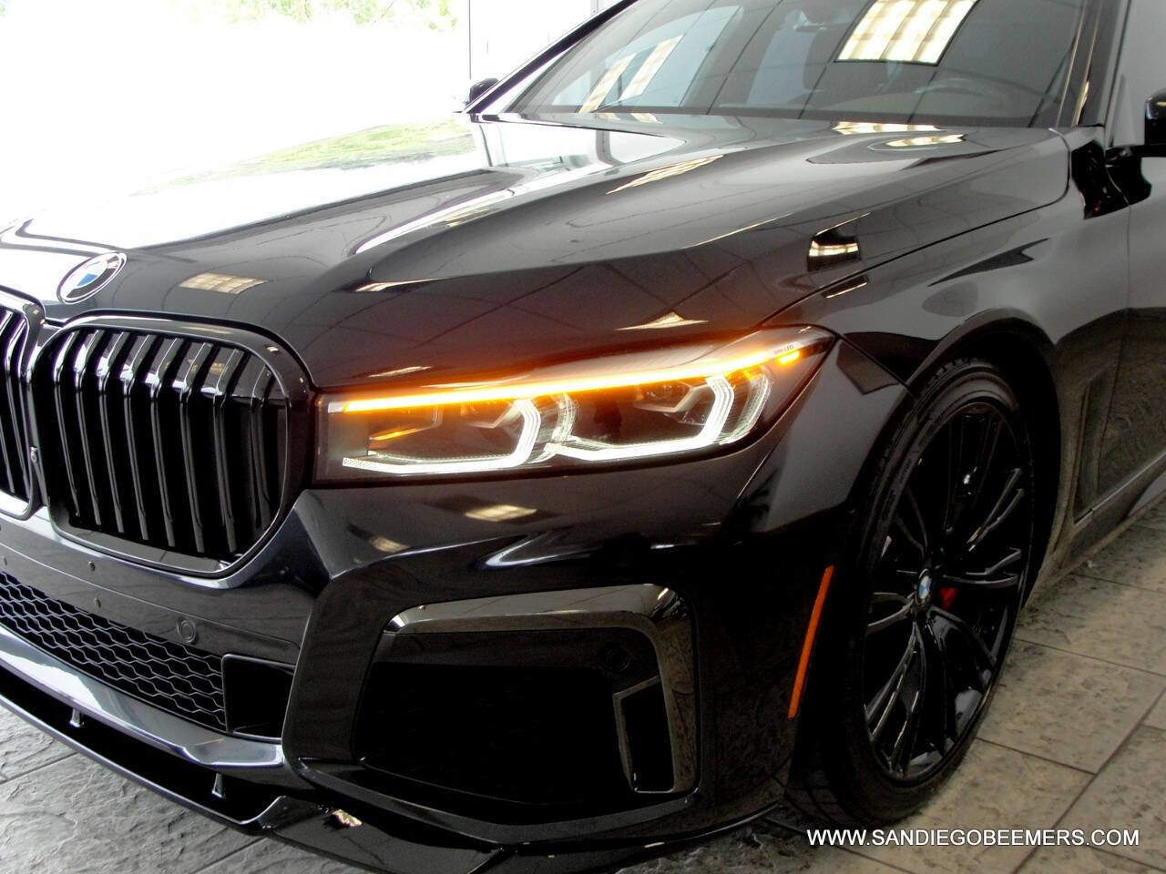 Used 2022 BMW 740i w/ M Sport Package image 44