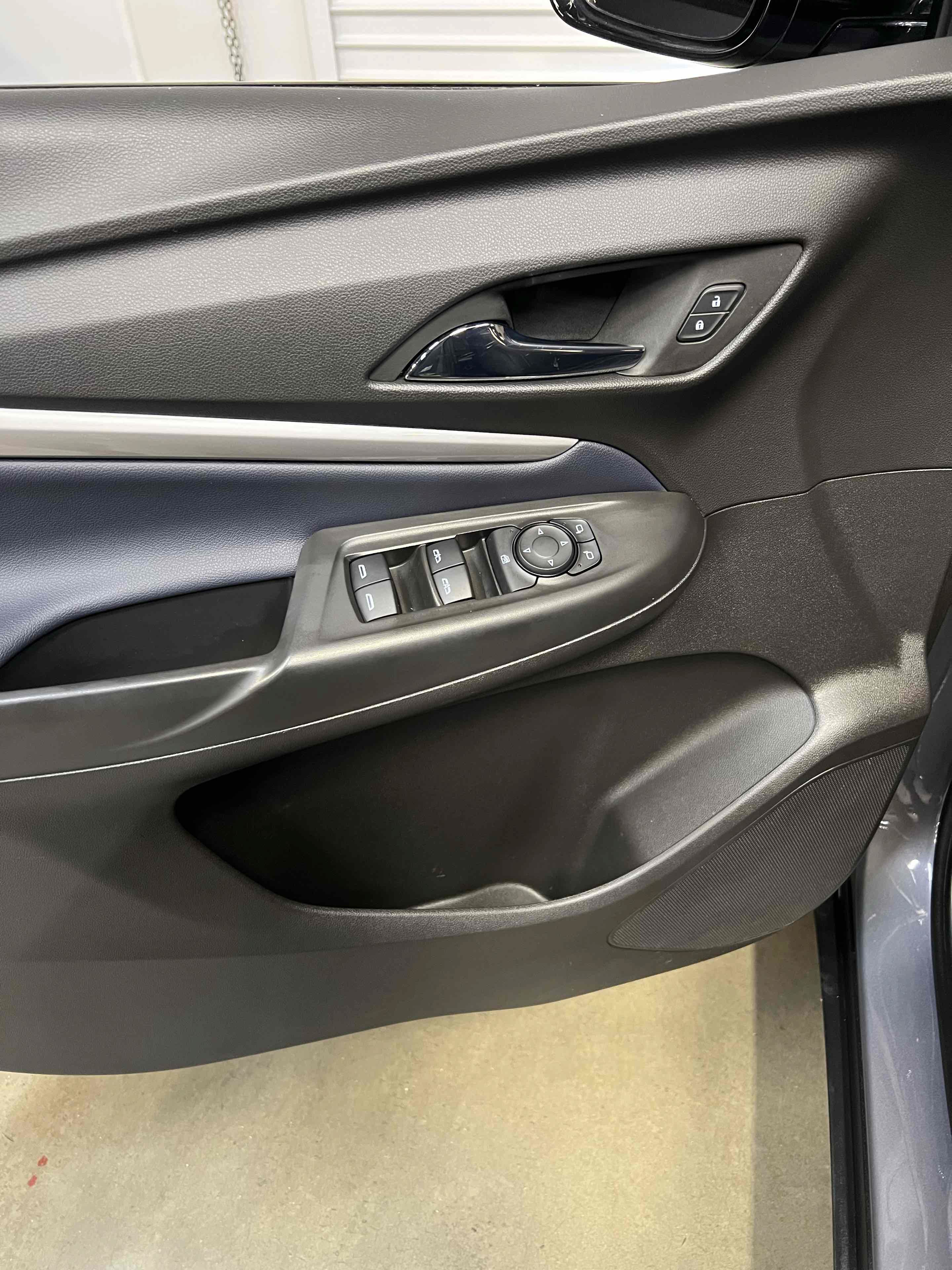 Used 2022 Chevrolet Bolt EUV LT w/ Convenience Package FWD image 69