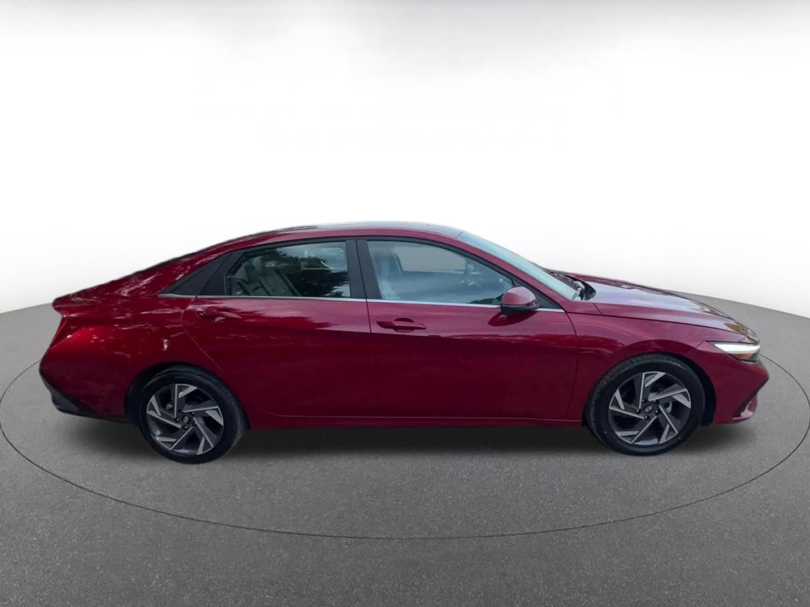 Used 2025 Hyundai Elantra Limited FWD image 15
