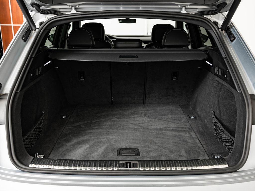 Used 2022 Audi e-tron Premium w/ Convenience Plus Package image 21