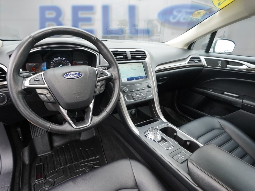 Used 2020 Ford Fusion SEL FWD image 11