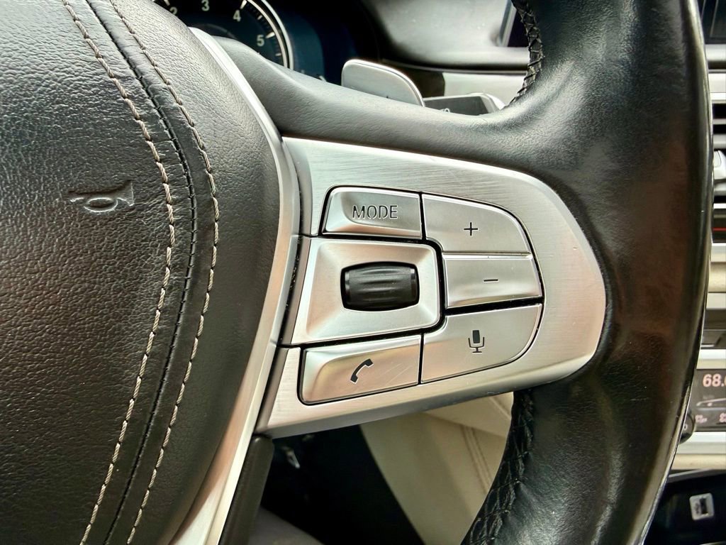 Used 2018 BMW 740i RWD image 31