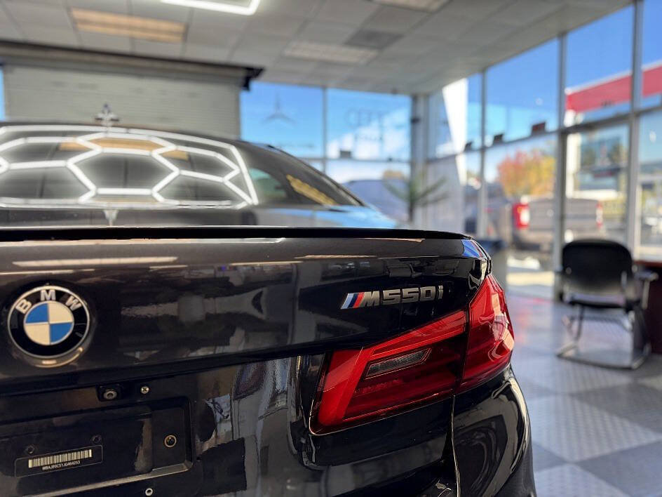 Used 2018 BMW M550i xDrive AWD/4WD image 29