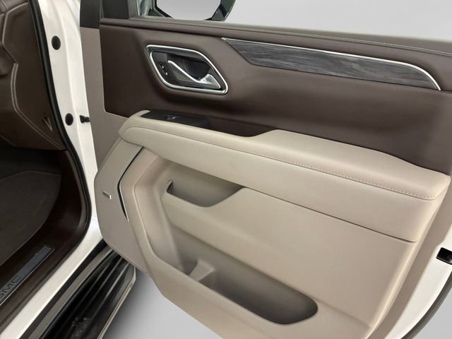 Used 2022 GMC Yukon SLT w/ SLT Premium Package AWD/4WD image 15