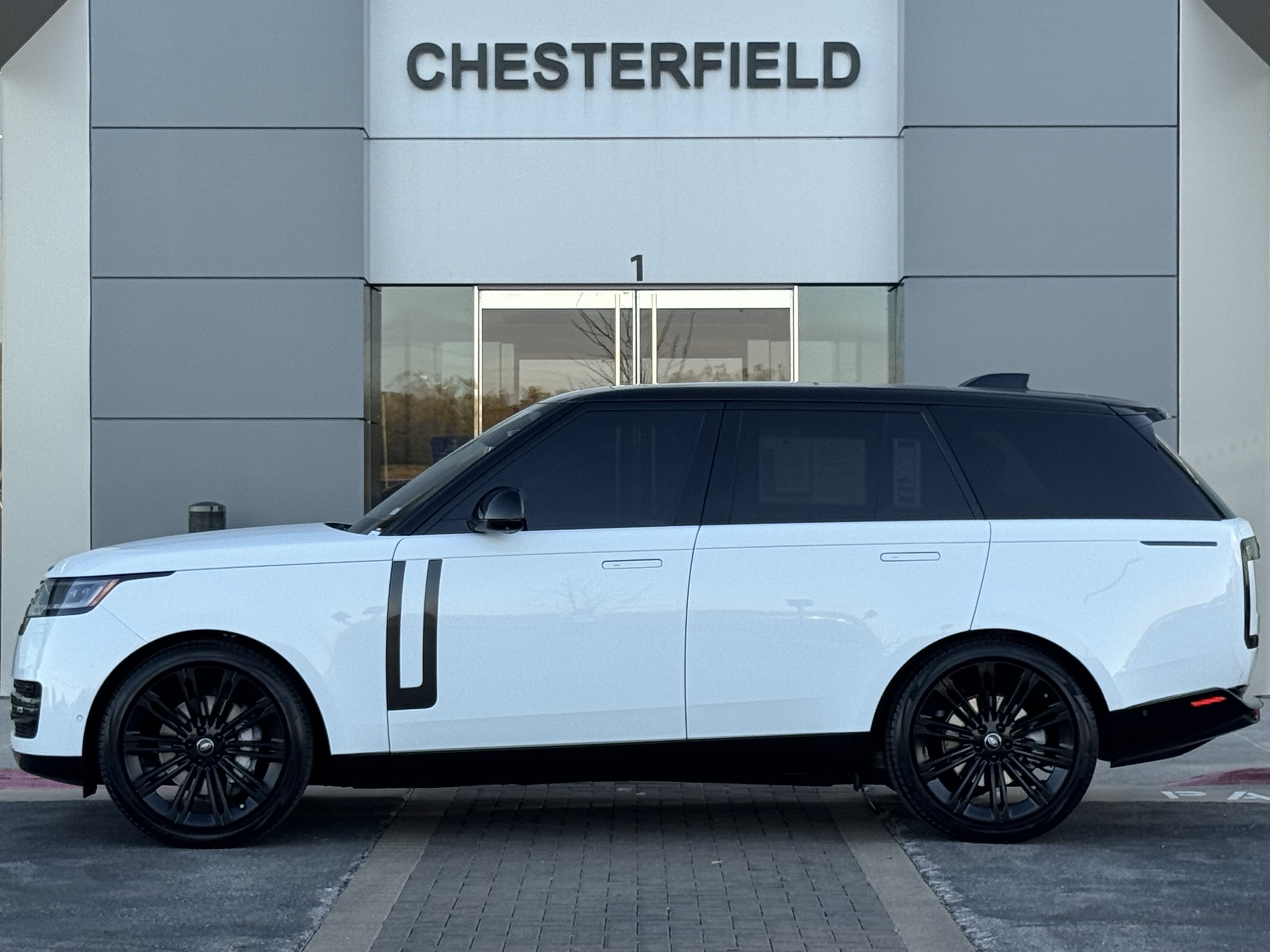Used 2022 Land Rover Range Rover SE AWD/4WD image 6