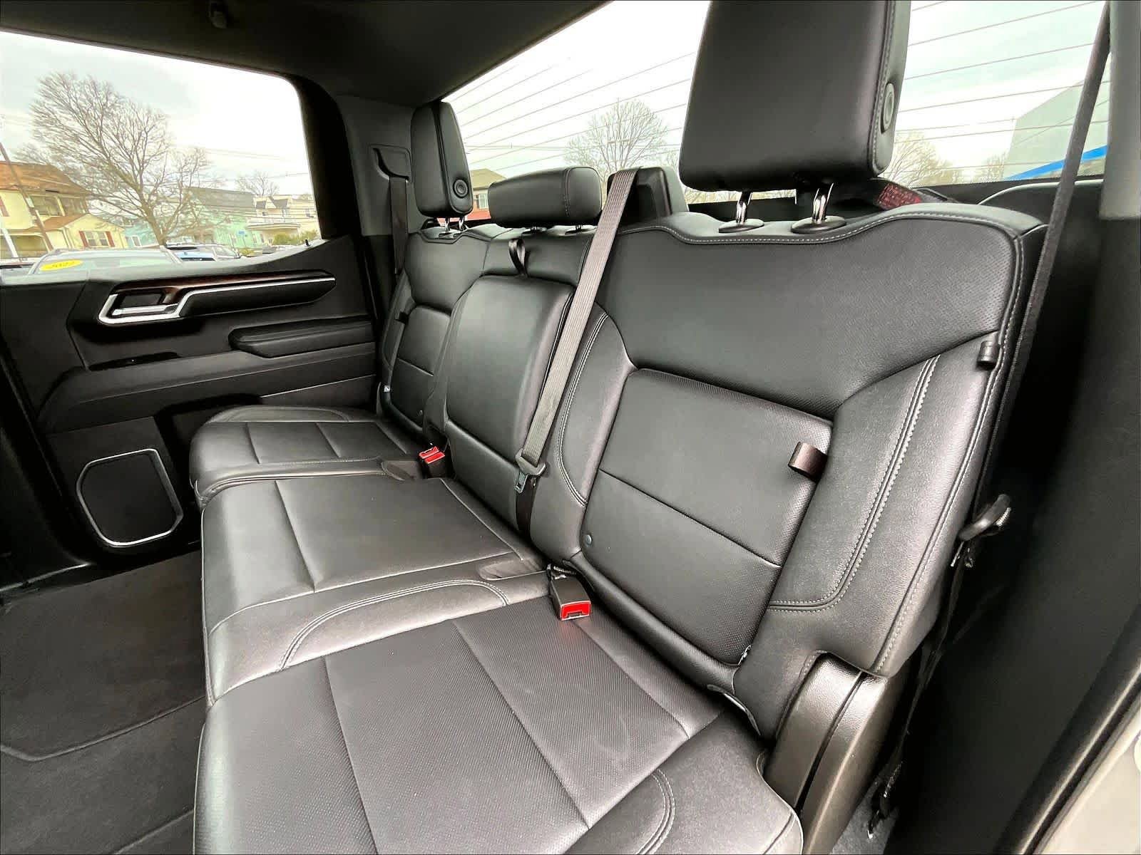 Used 2025 GMC Sierra 1500 SLT AWD/4WD image 15