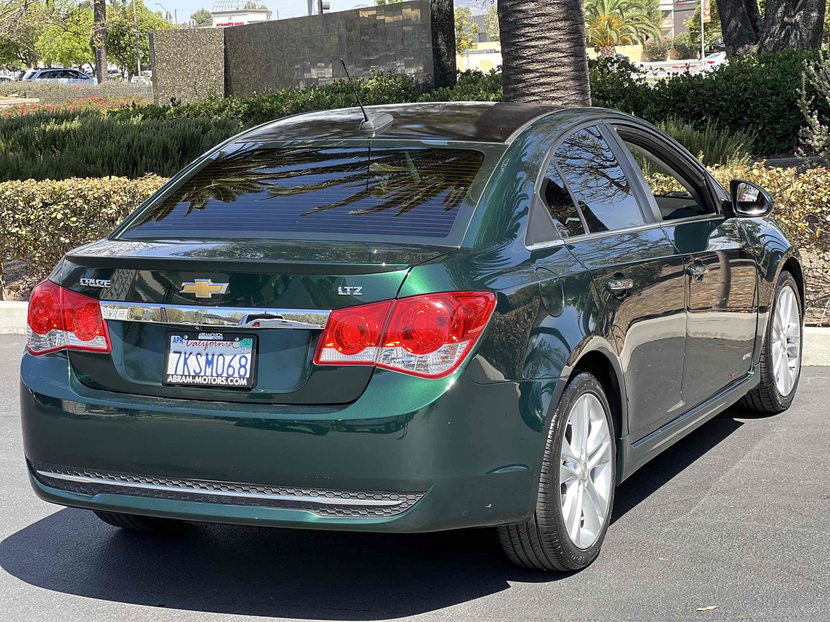 Used 2015 Chevrolet Cruze LTZ w/ Sun, Sound and Sport Package FWD image 22