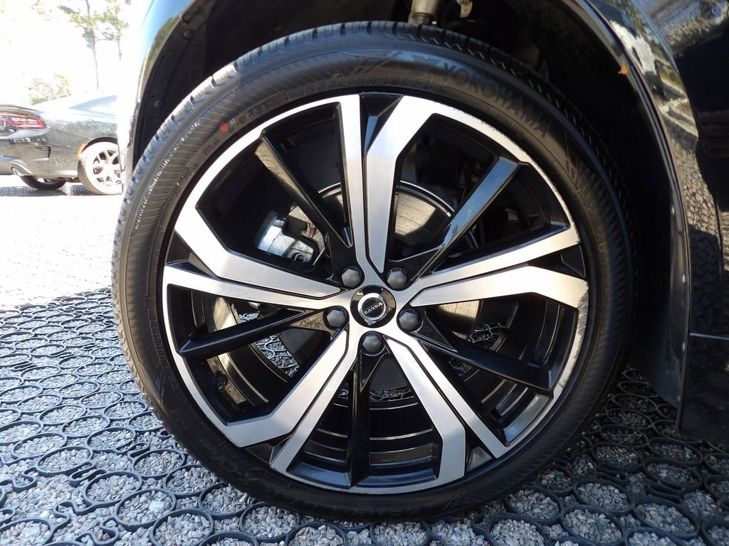 Certified 2023 Volvo XC60 B5 Ultimate w/ Climate Package AWD/4WD image 31
