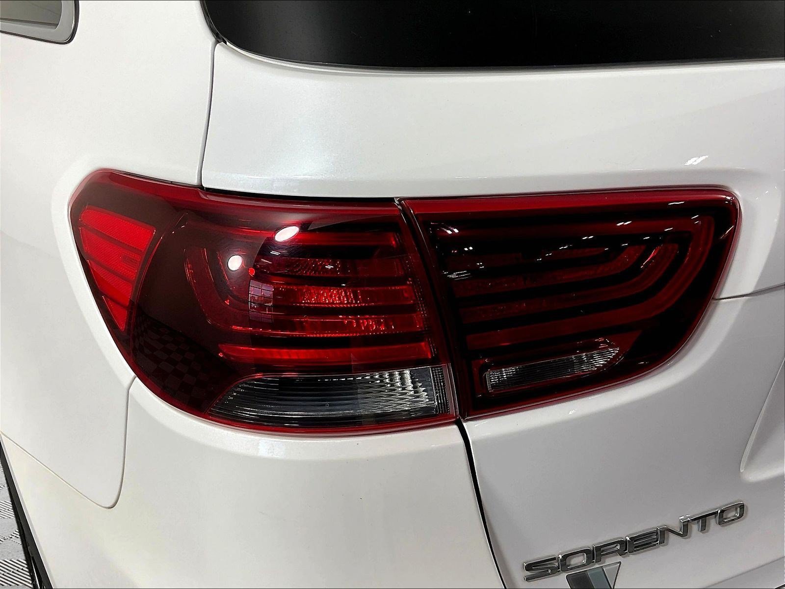 Used 2020 Kia Sorento EX AWD/4WD image 23