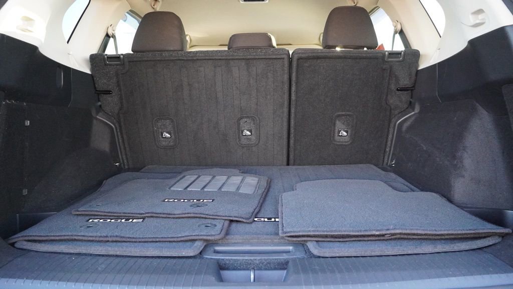 Used 2023 Nissan Rogue S image 42