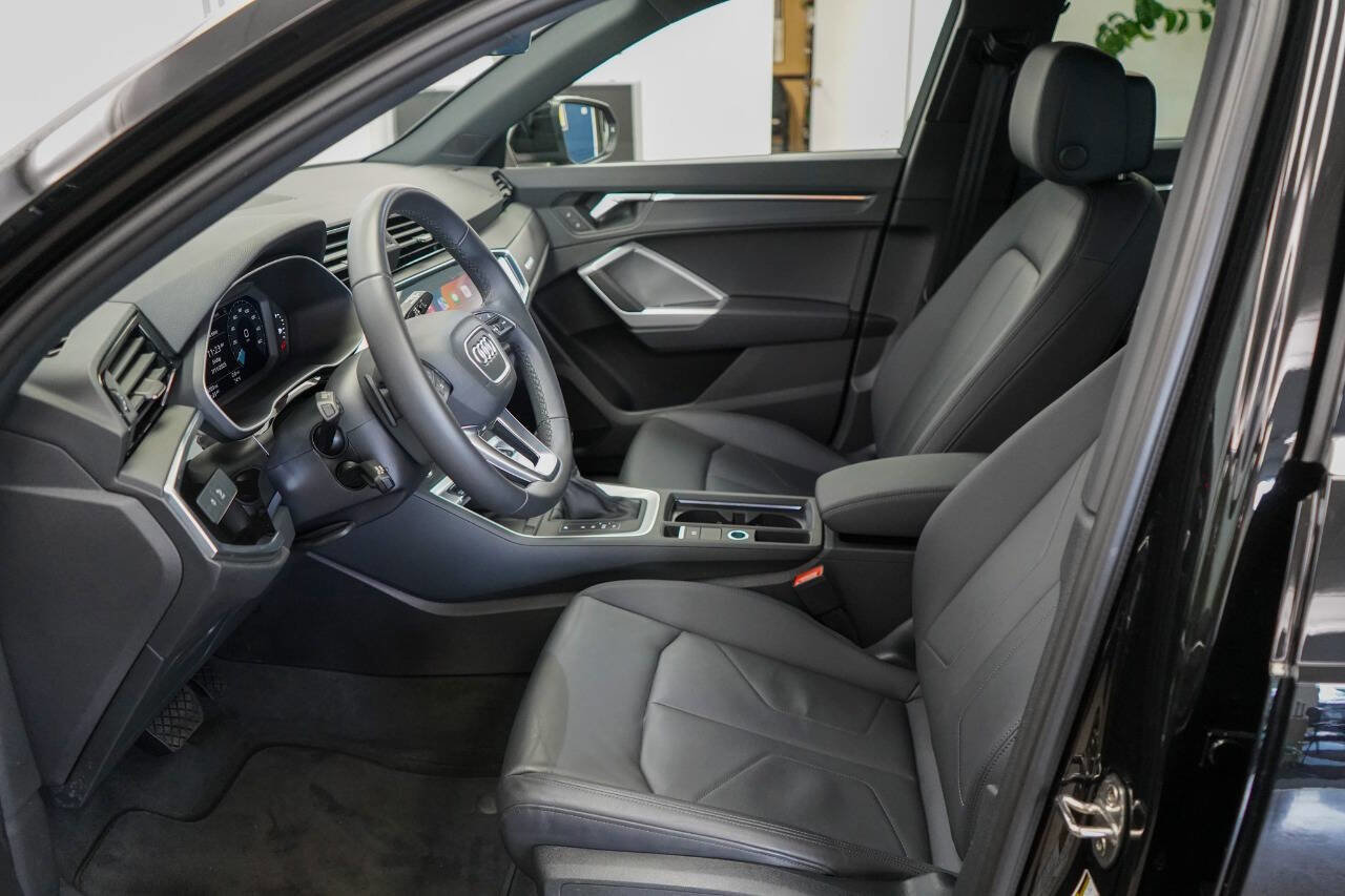 Used 2024 Audi Q3 2.0T Premium Plus w/ Premium Plus Package image 45