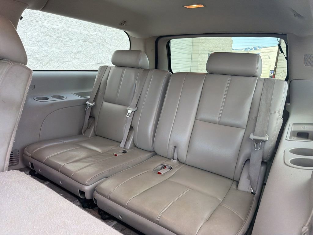 Used 2011 Chevrolet Suburban LT w/ Luxury Package image 27
