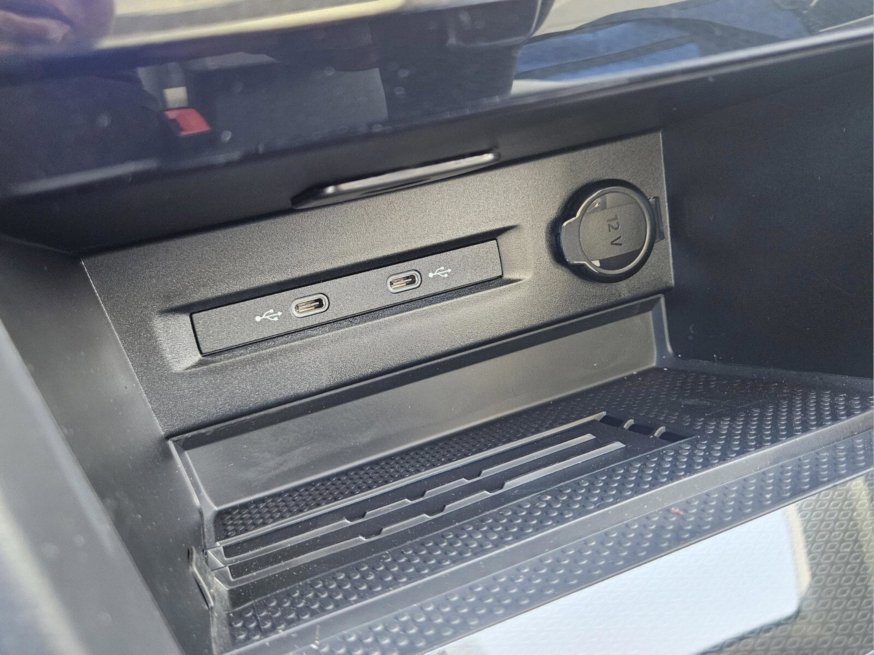 New 2025 Volkswagen Taos SE image 22