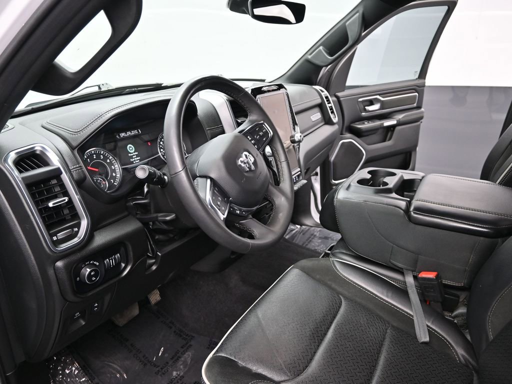 Used 2025 RAM 1500 Laramie AWD/4WD image 9
