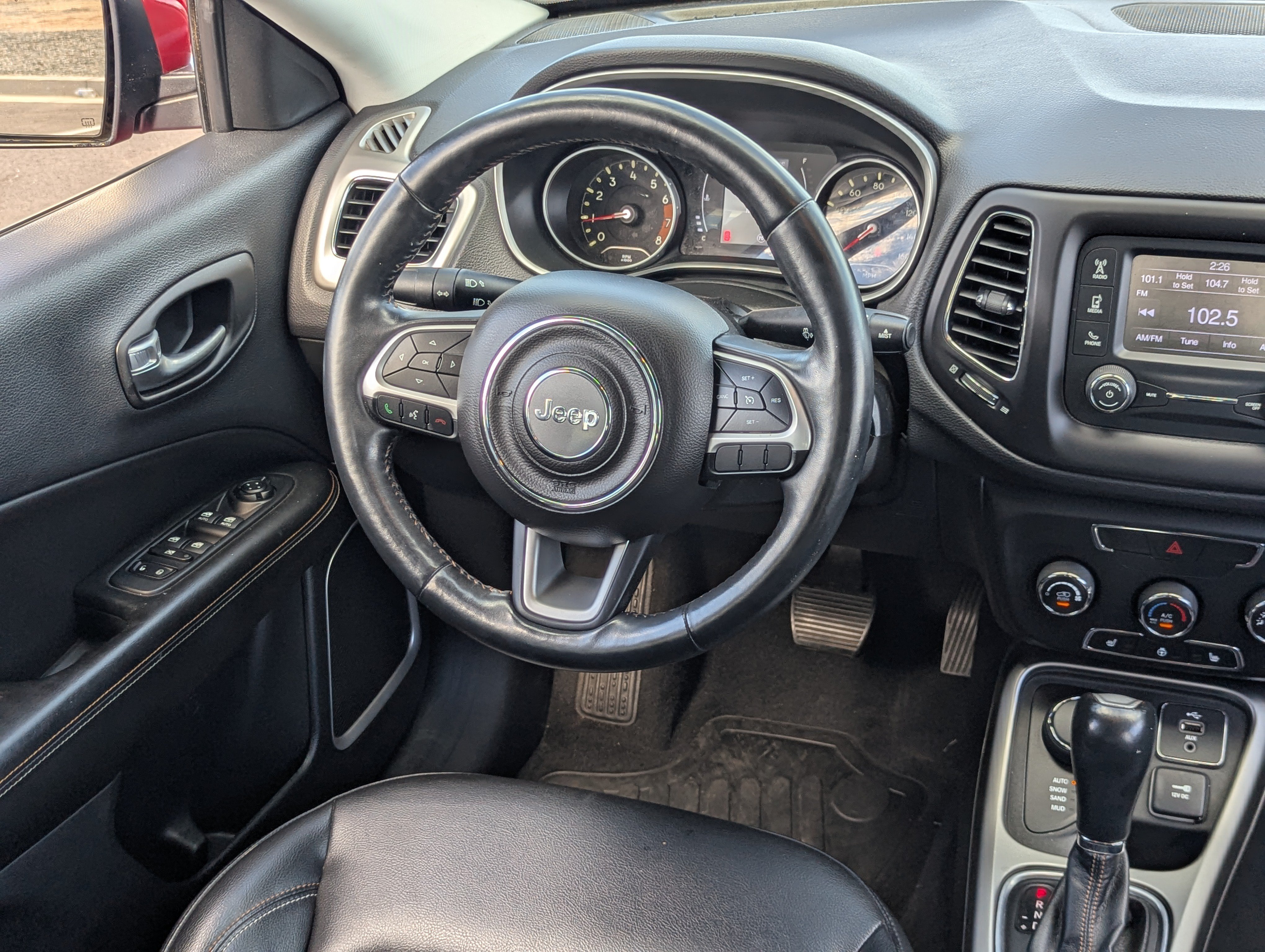 Used 2018 Jeep Compass Latitude w/ Cold Weather Group AWD/4WD image 15