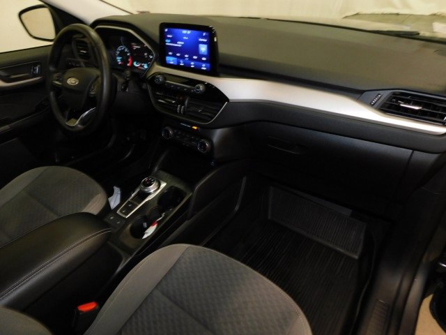 Used 2022 Ford Escape SE w/ SE Sport Appearance Package image 19