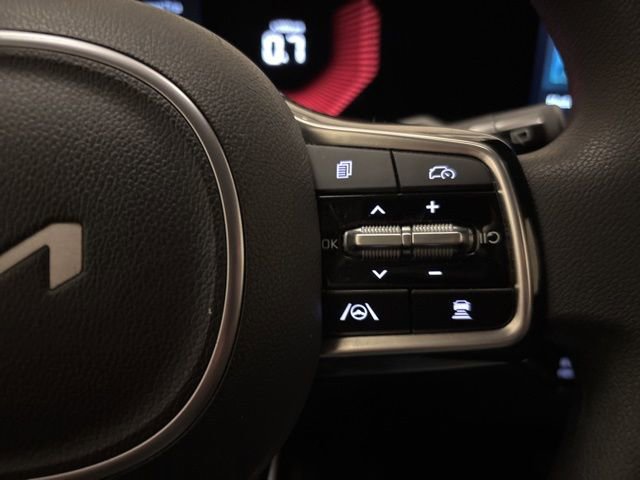 Certified 2025 Kia Sorento LX FWD image 15