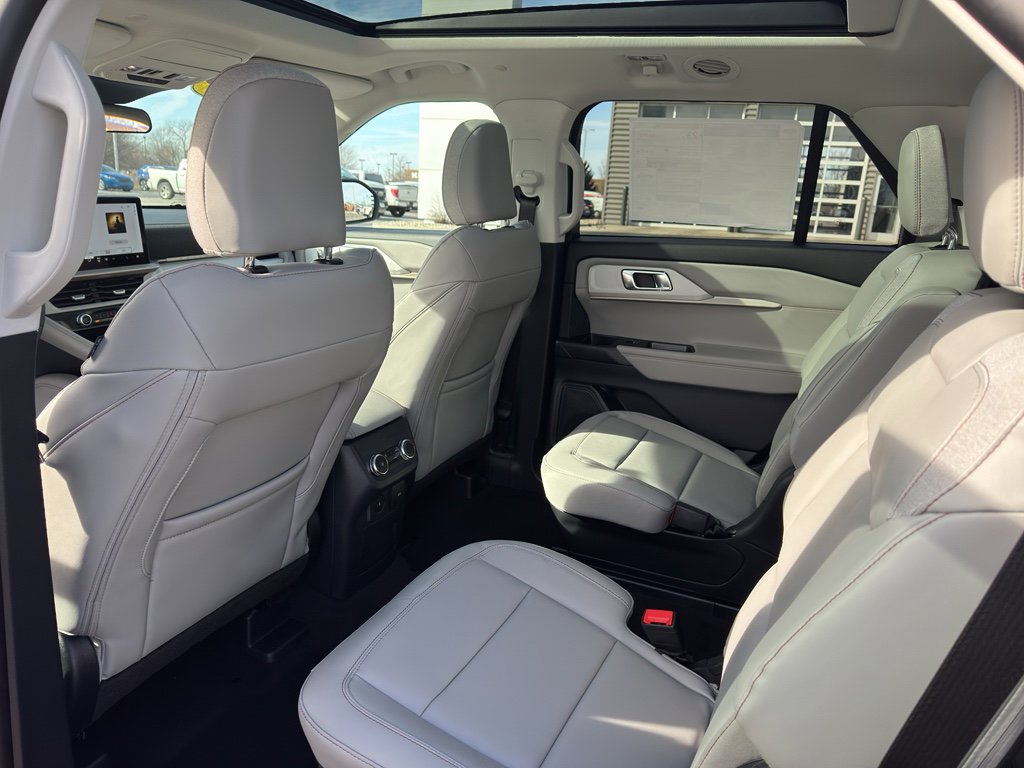 New 2026 Ford Explorer Active w/ Active Comfort Package image 9