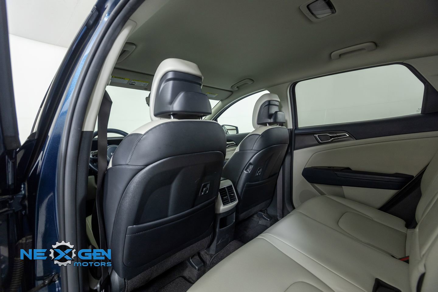 Used 2023 Kia Sportage EX image 26