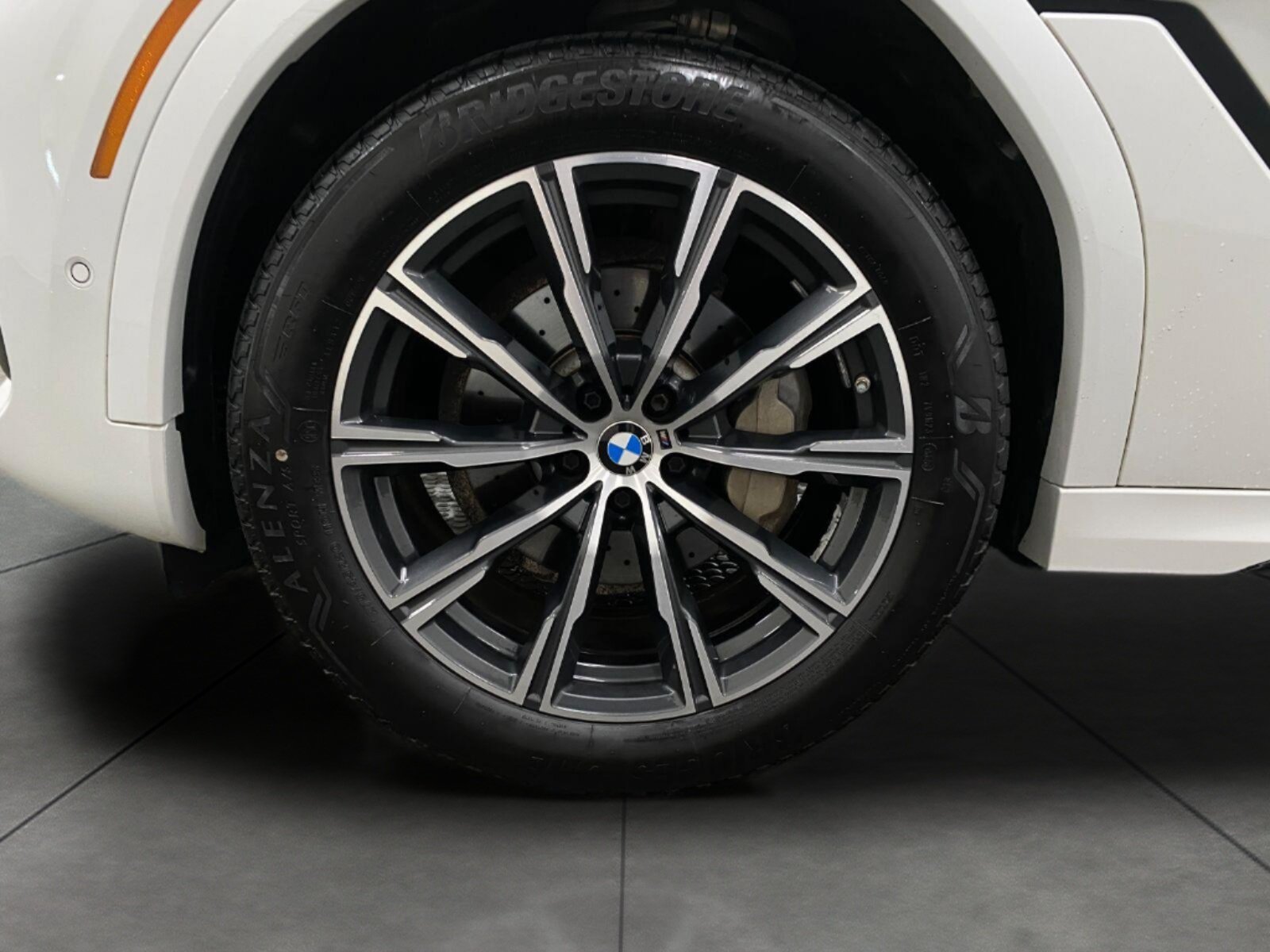 Used 2022 BMW X6 xDrive40i w/ Executive Package AWD/4WD image 10