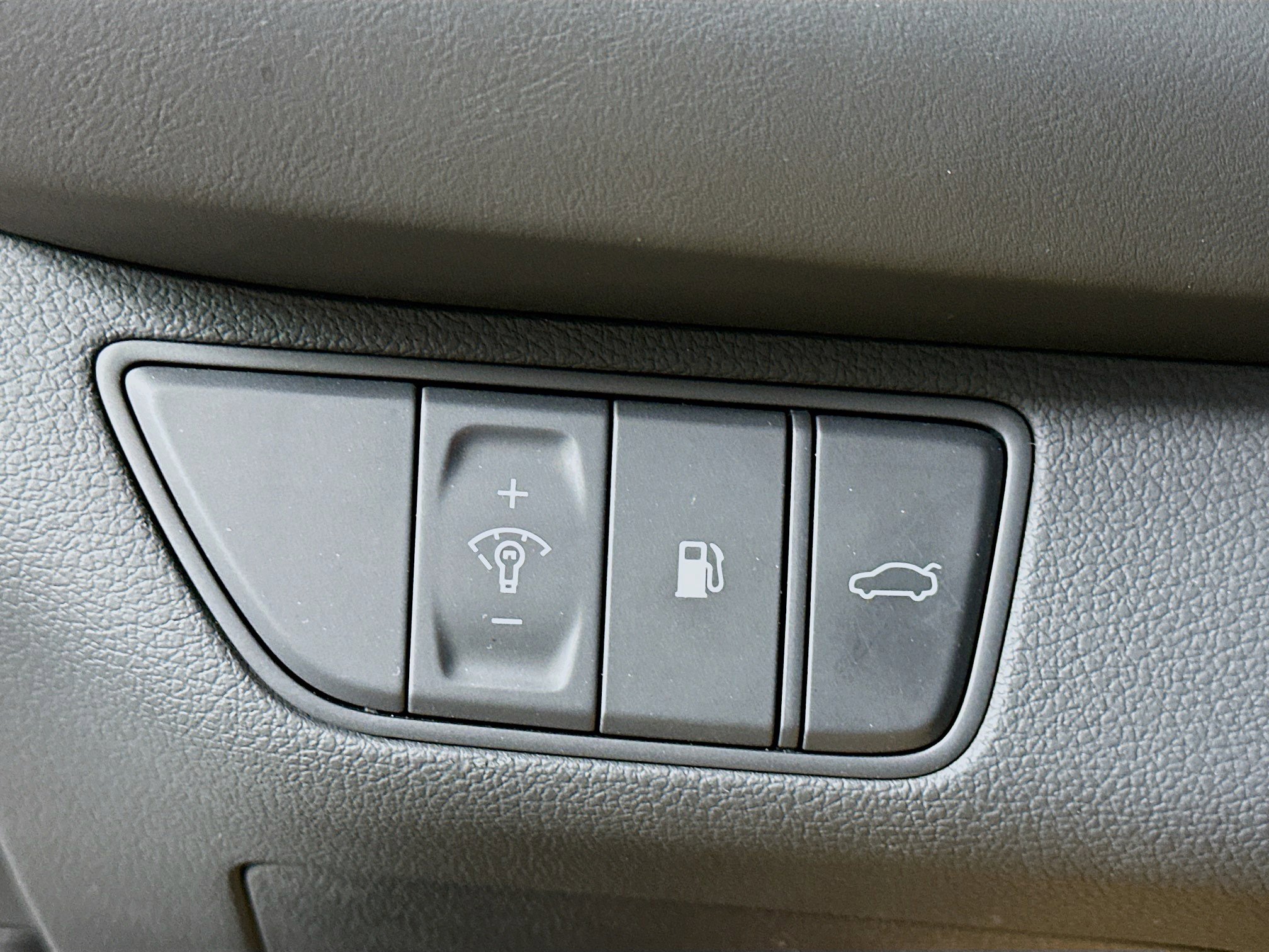 Used 2023 Genesis G70 2.0T w/ Sport Prestige Package image 17