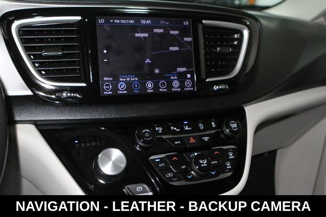 Used 2020 Chrysler Pacifica Touring-L Plus w/ Tire & Wheel Group FWD image 18
