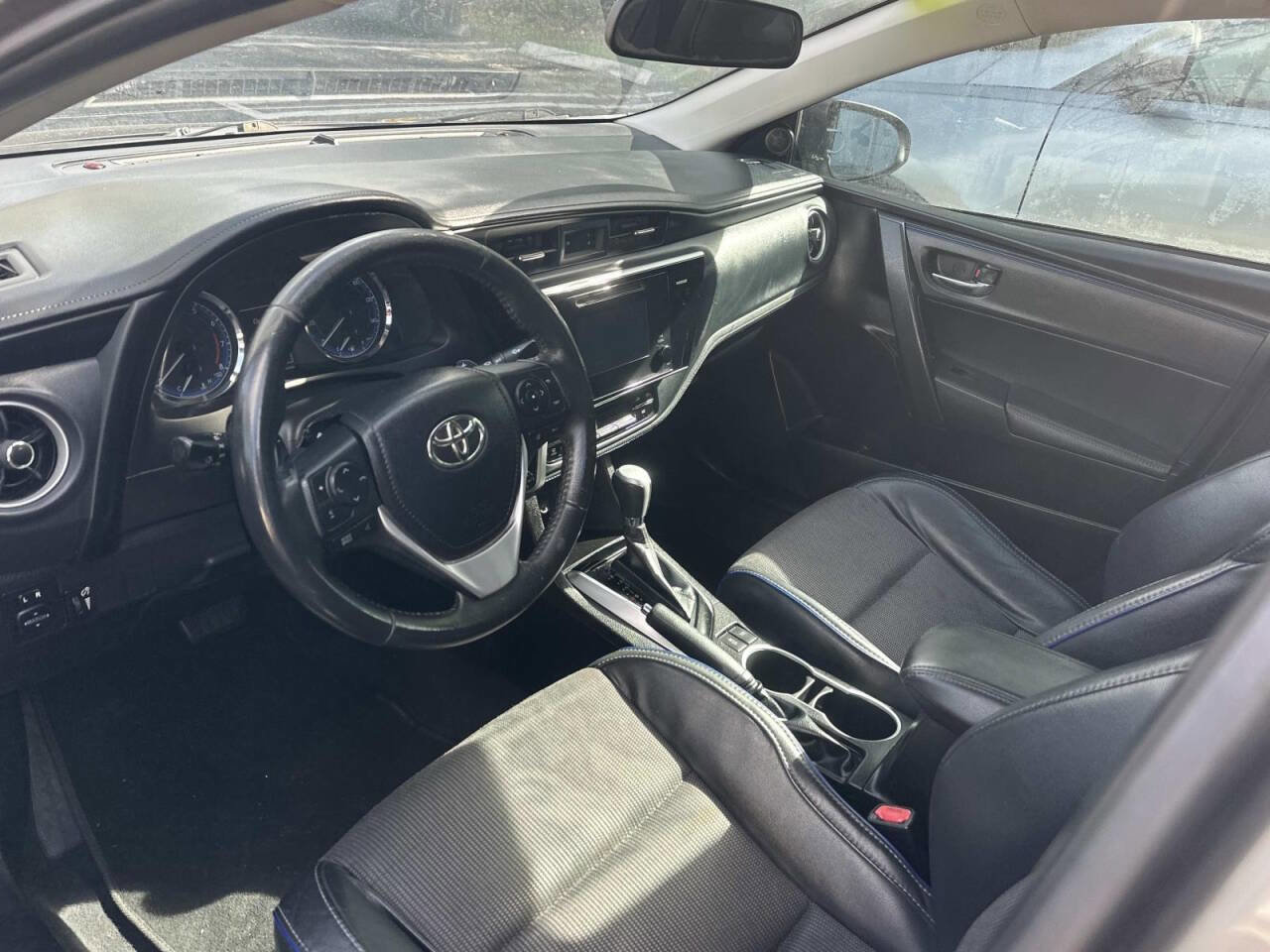 Used 2017 Toyota Corolla SE image 8