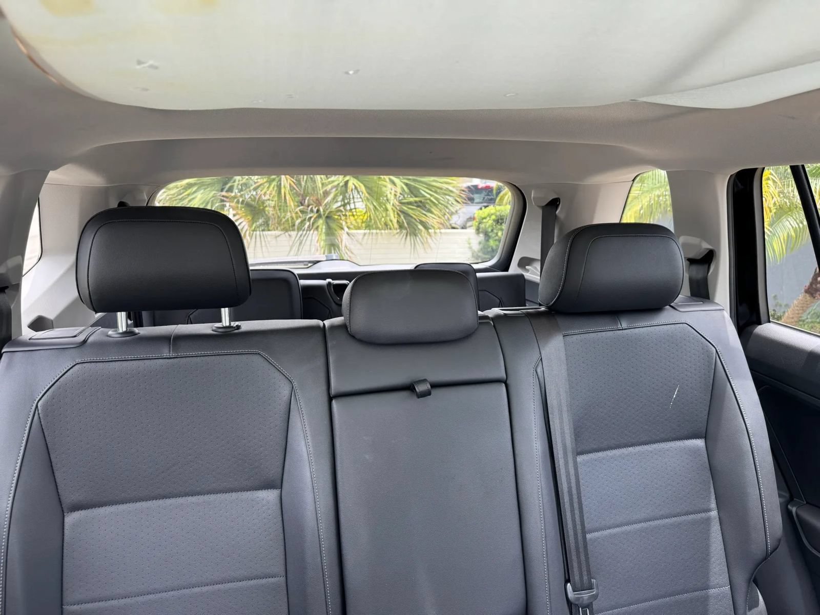 Used 2018 Volkswagen Tiguan SEL FWD image 18