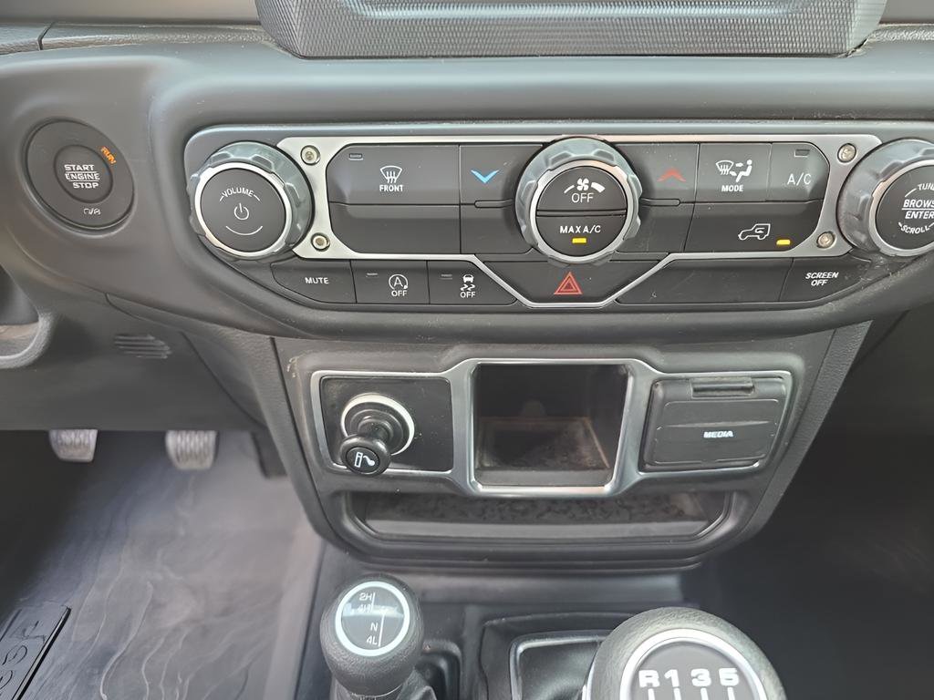 Used 2023 Jeep Wrangler Willys image 25