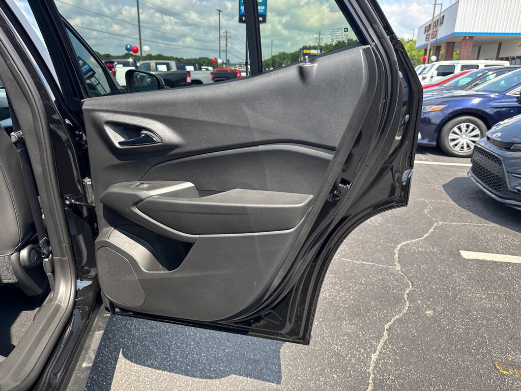 New 2026 Chevrolet Trax LT w/ Driver Confidence Package FWD image 17