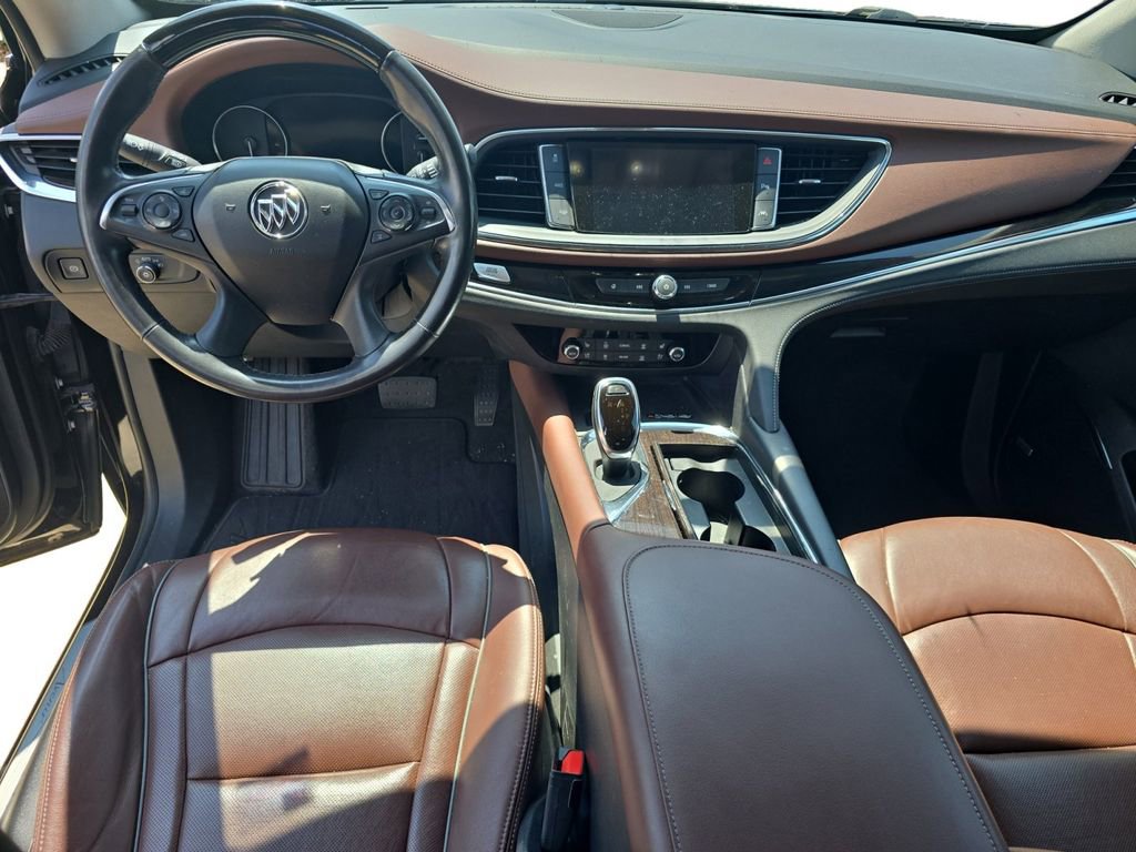 Used 2018 Buick Enclave Avenir w/ Avenir Technology Package AWD/4WD image 10