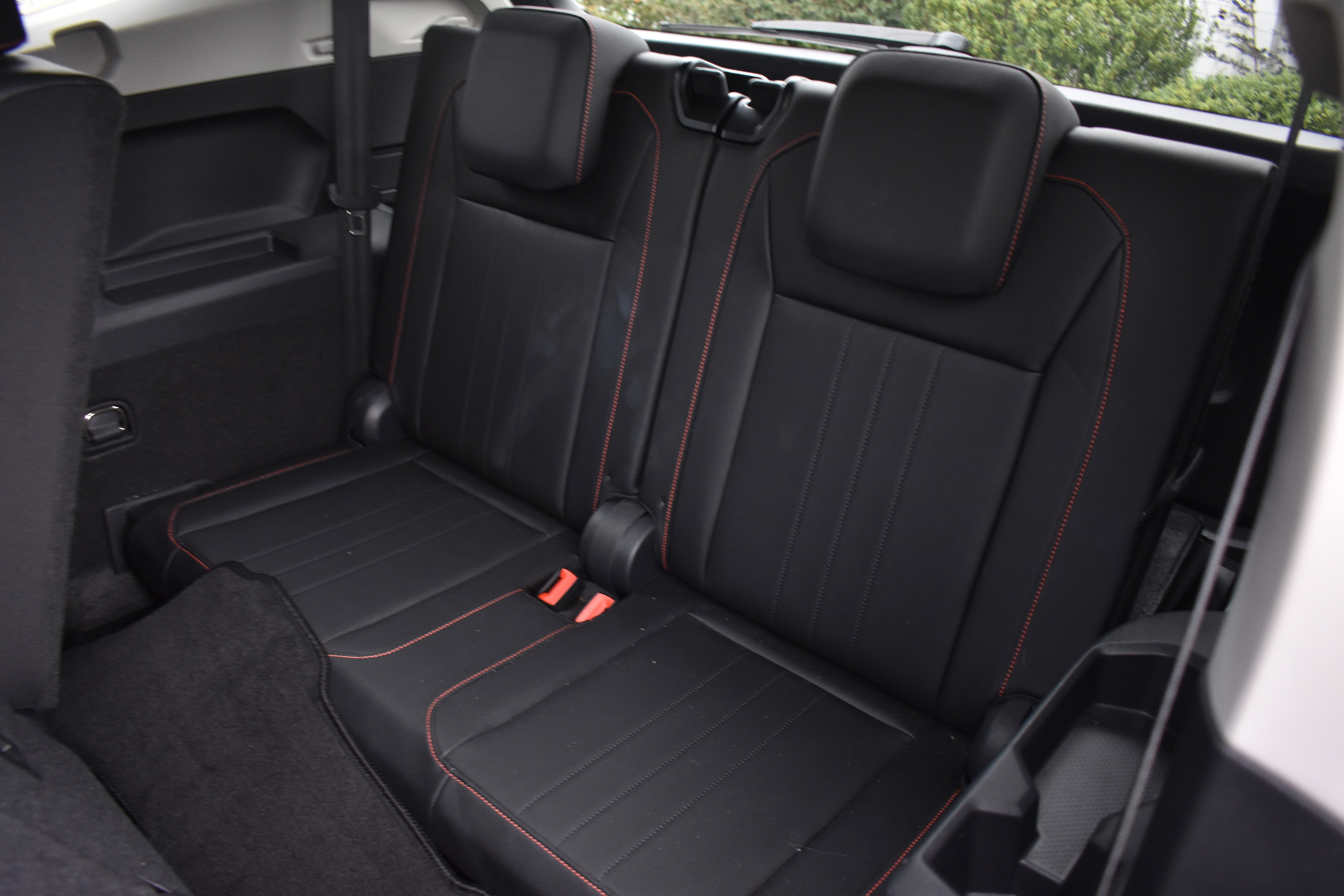 Used 2024 Volkswagen Tiguan Wolfsburg Edition image 33