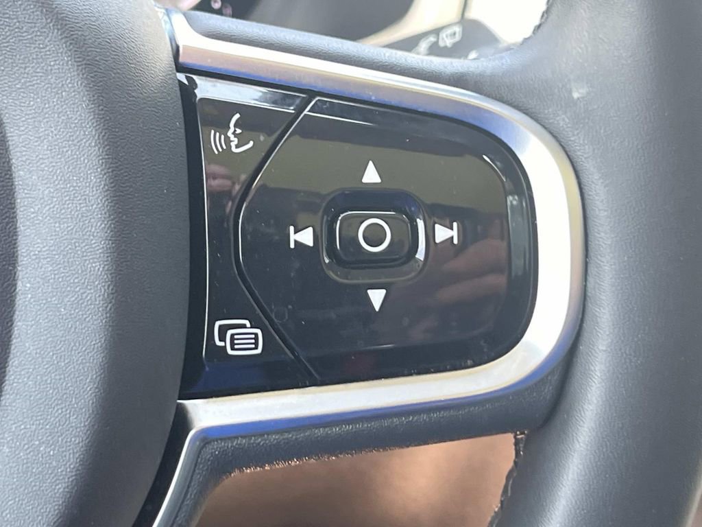 Used 2023 Volvo XC90 B6 Ultimate w/ Protection Package Premier image 32