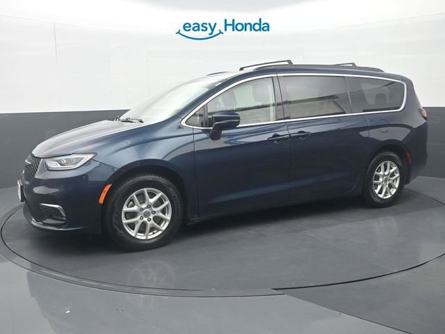 Used 2022 Chrysler Pacifica Touring-L FWD image 4