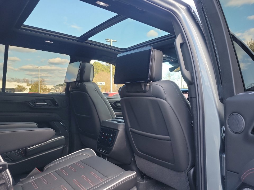 Used 2025 GMC Yukon AT4 Ultimate image 29
