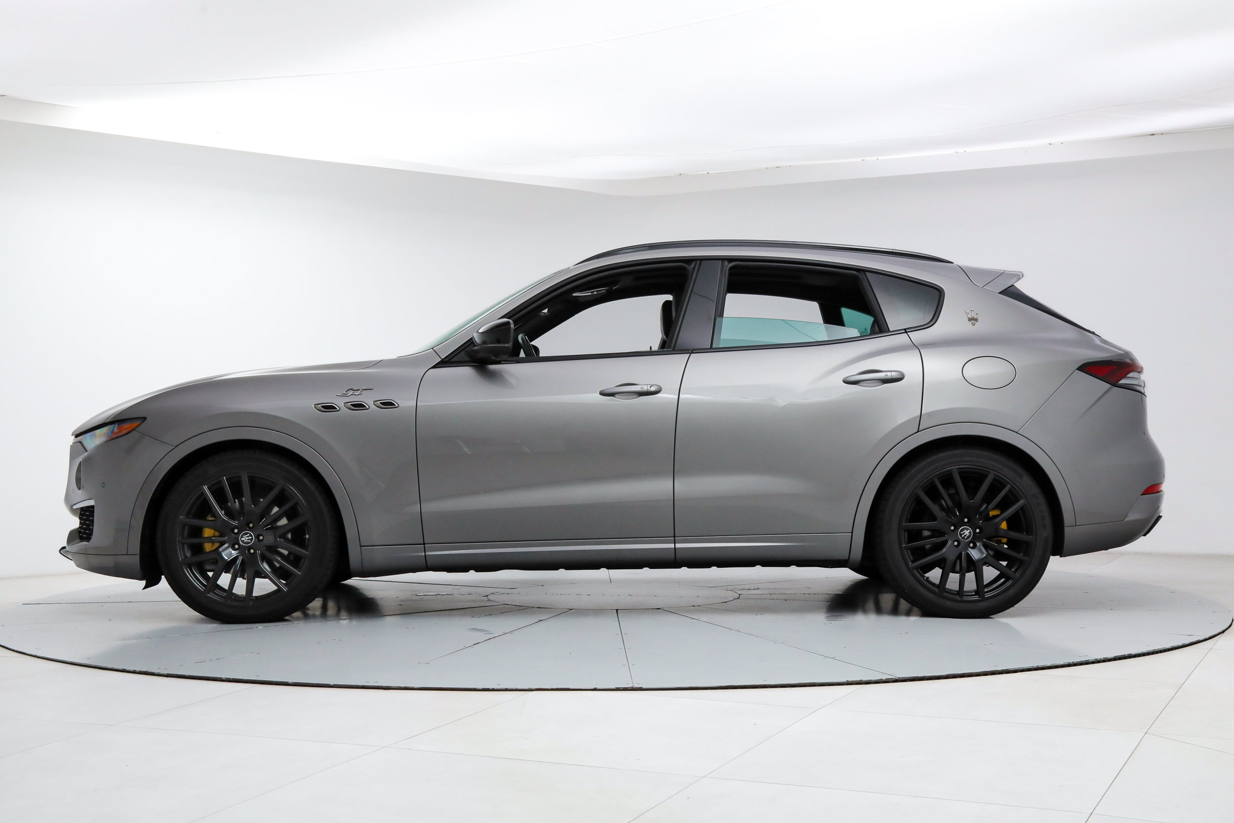 Certified 2022 Maserati Levante GT AWD/4WD image 2