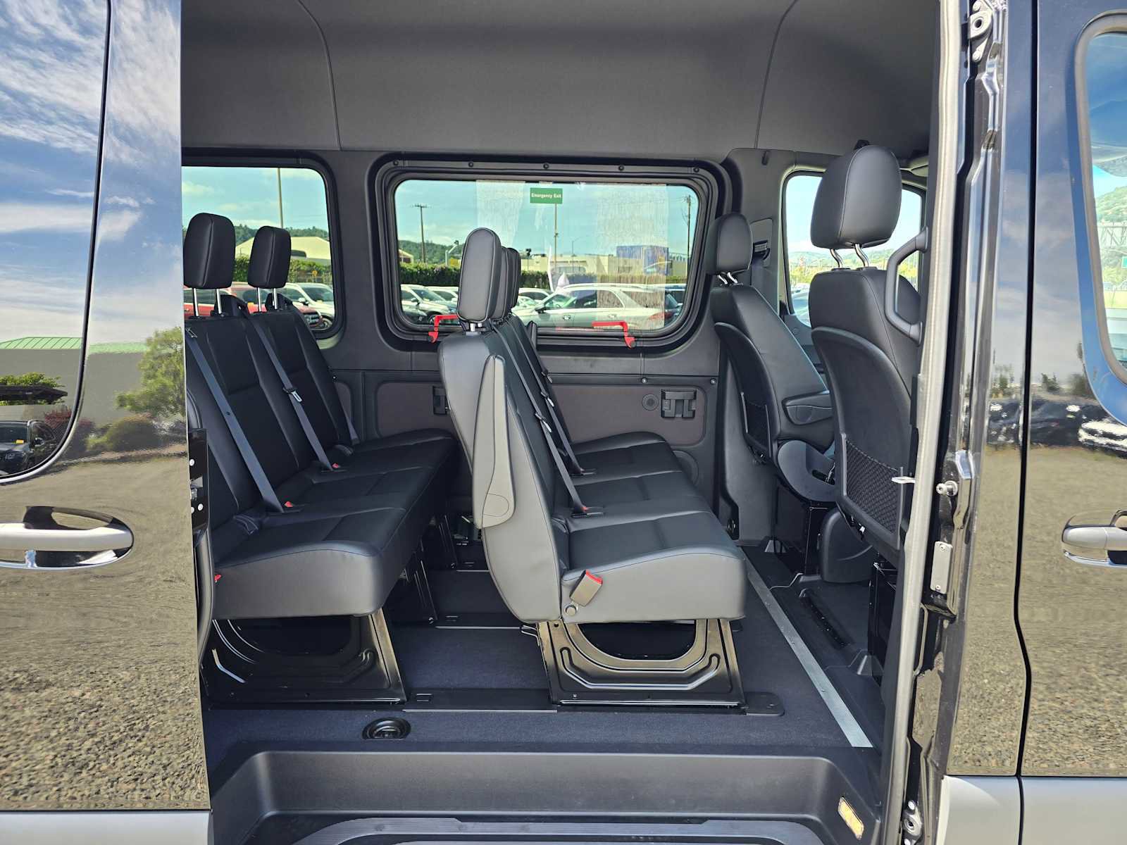 Used 2025 Mercedes-Benz Sprinter 2500 image 10