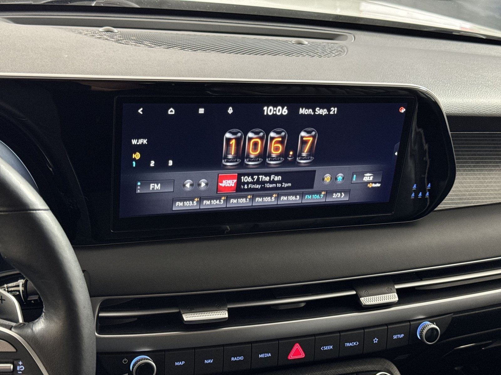 Used 2023 Hyundai Palisade Limited AWD/4WD image 18