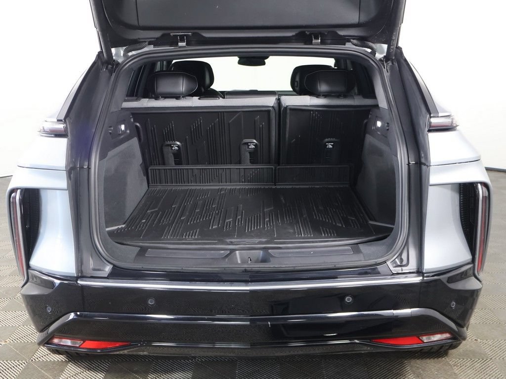 Used 2024 Cadillac Lyriq Tech RWD image 20