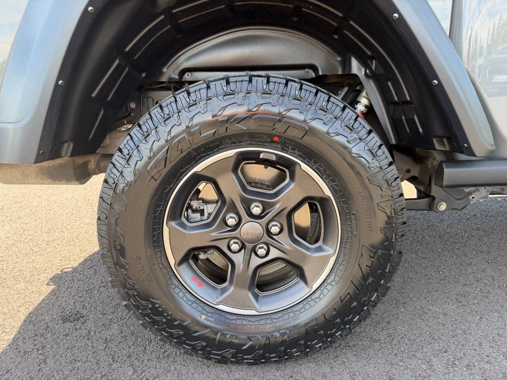 Used 2022 Jeep Gladiator Rubicon w/ Cold Weather Group AWD/4WD image 9