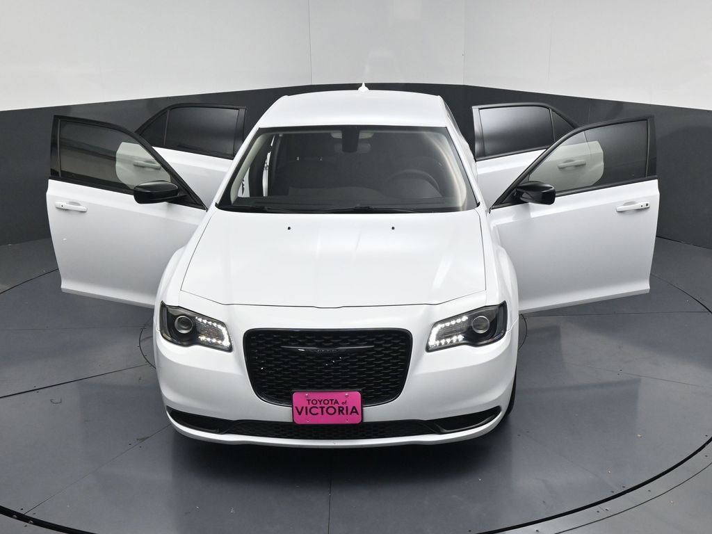 Used 2023 Chrysler 300 Touring w/ Sport Appearance Package image 24