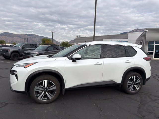 Used 2025 Nissan Rogue SL w/ SL Premium Package AWD/4WD image 11