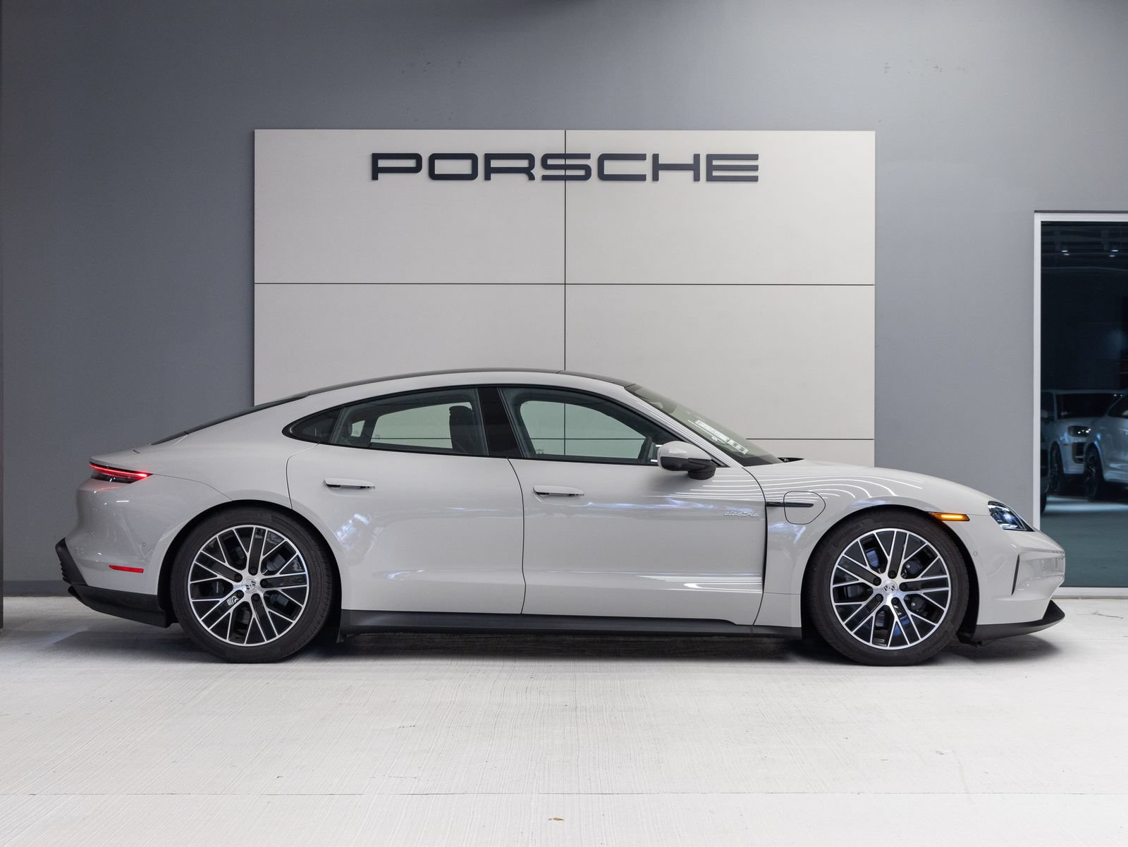 Certified 2026 Porsche Taycan AWD/4WD image 8