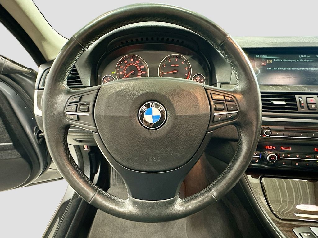 Used 2013 BMW 550i xDrive Sedan image 12