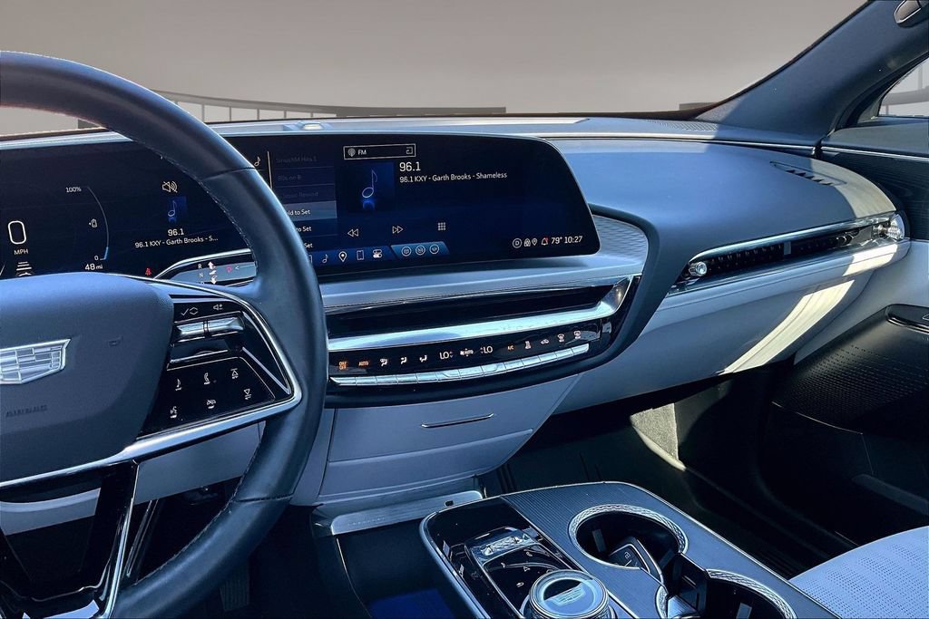 Used 2024 Cadillac Lyriq Luxury AWD/4WD image 6