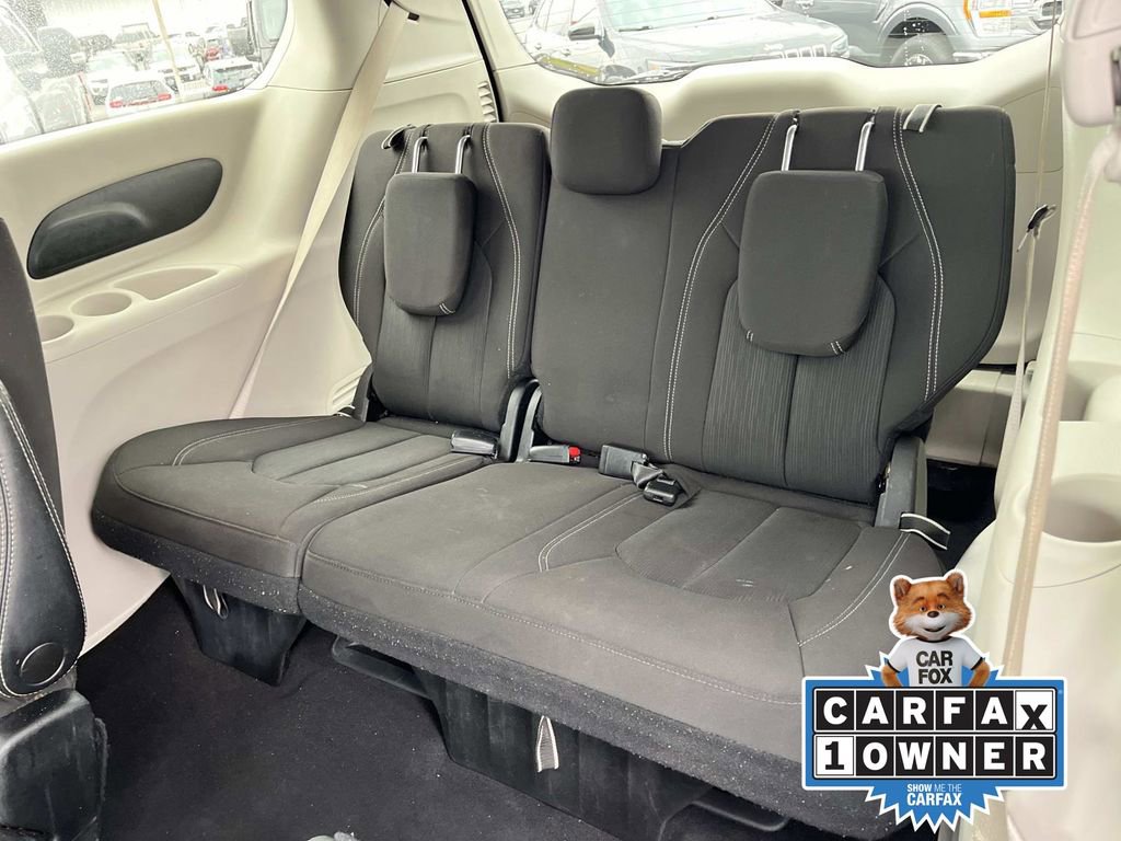Used 2023 Chrysler Voyager LX image 16