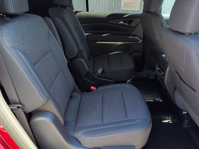Used 2025 Chevrolet Traverse LT w/ Driver Confidence Package FWD image 30